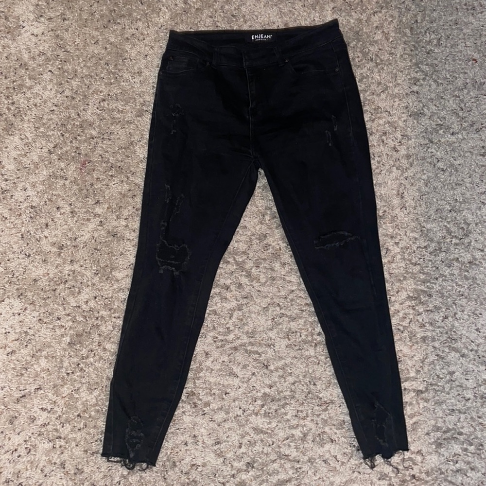 Enjean Black Distressed Jeans.